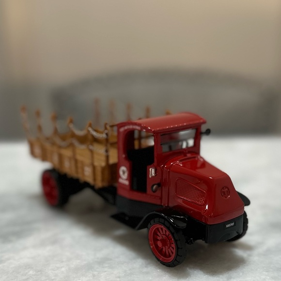 Texaco 1918 Mack AC Bulldog Flatbed Truck Collectable Die Cast w/ Original Box - Picture 6 of 16